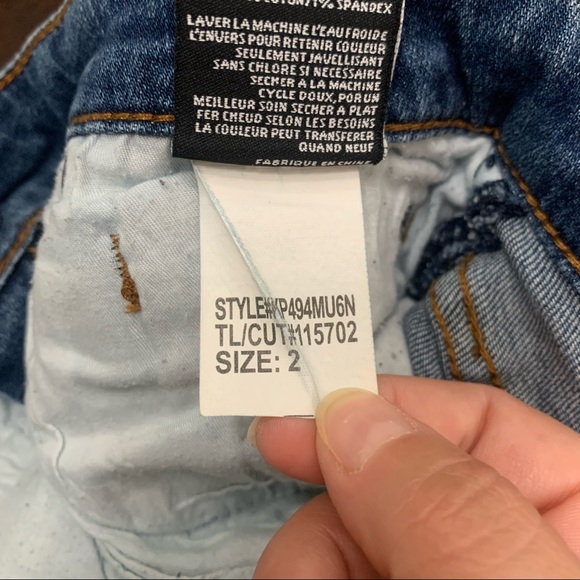 Kut from the Kloth distressed hem jean shorts size 2 - Picture 6 of 6